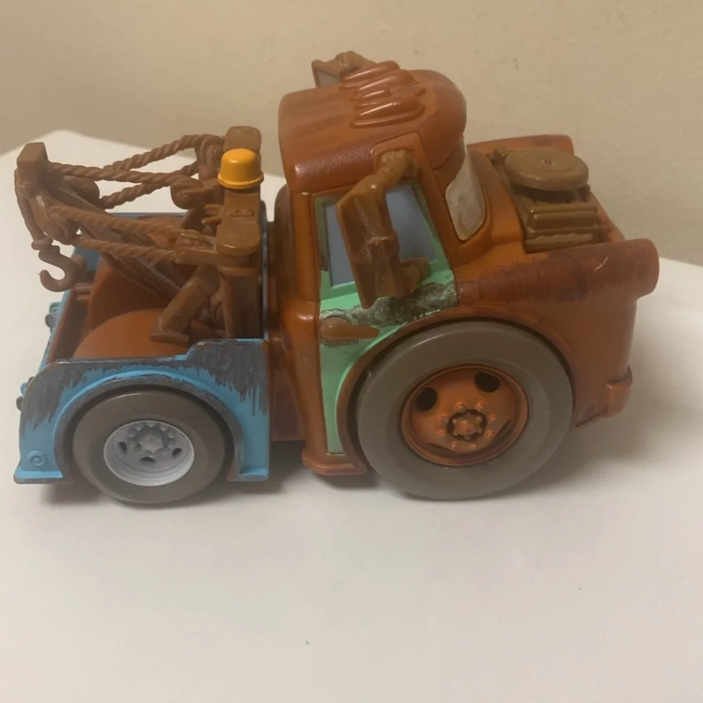 Disney Pixar Cars Tow Mater Vehicle Start Your Engines Book & Dry Erase Board